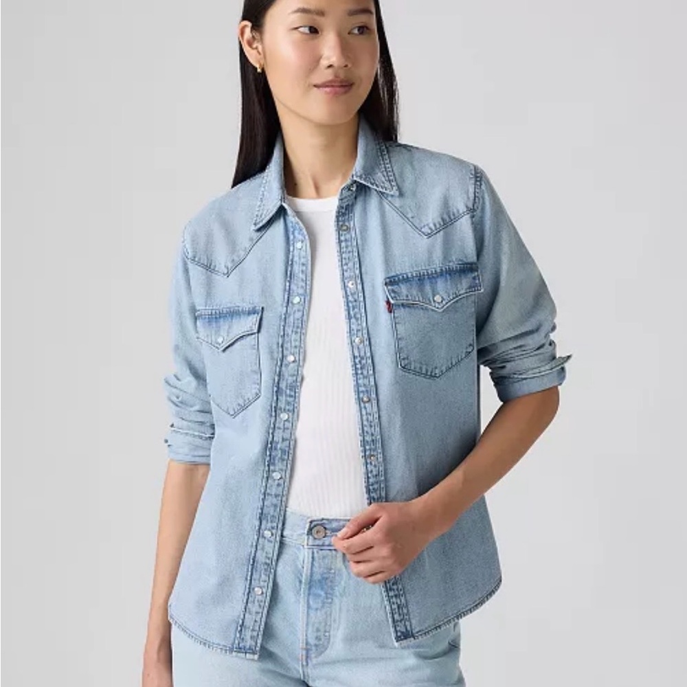 Levi’s Ultimate Western Pearl Snap Cotton Denim Shirt Womens Light Wash NWT XS